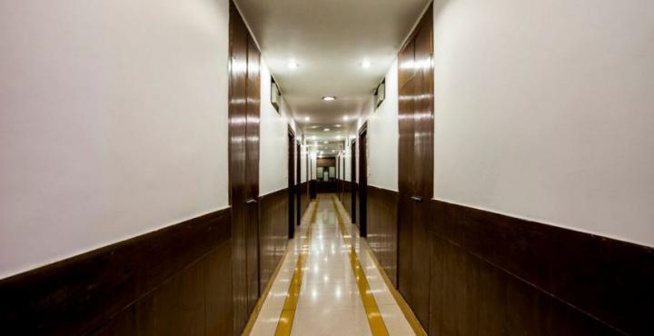 Hotel Library Presidency ムスーリー エクステリア 写真